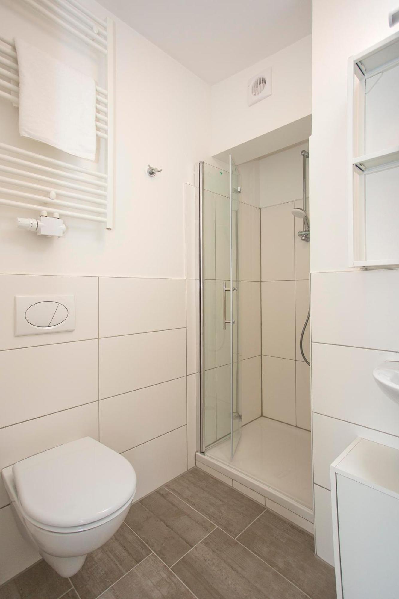 Zentral Gelegene Monteur-dg-wohnung Apartament *